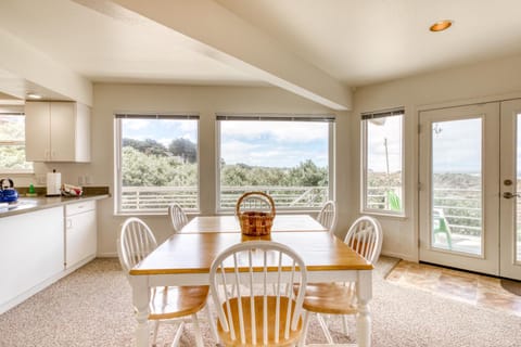 Coast Haven - 2 Bed 2 Bath Vacation home in Bandon Dunes House in Oregon