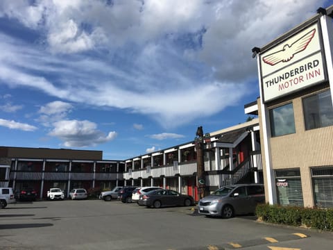 Thunderbird Motor Inn Motel in Duncan