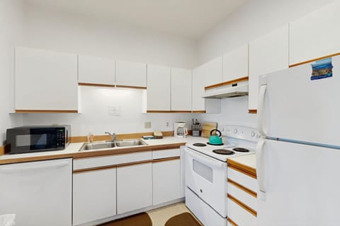 Beach Loop Condo #1 - North Unit Apartment in Oregon