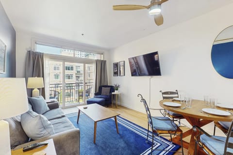 Sapphire of Belltown Court Apartment in Belltown