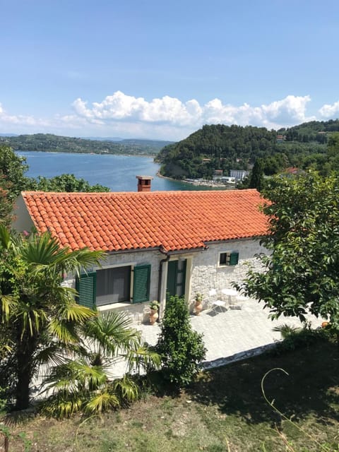 Facade/entrance, Sea view