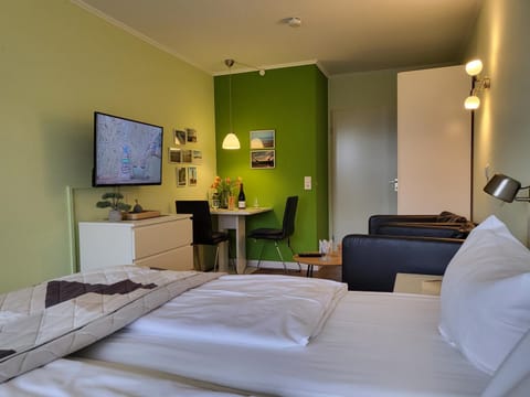 TV and multimedia, Photo of the whole room, hair dresser