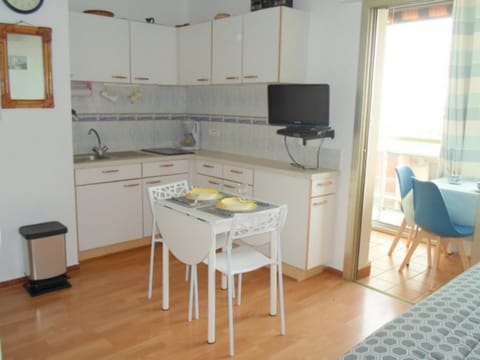 Appart 1 chambre, balcon, animaux admis, proche Thermes - FR-1-503-65 Apartment in Balaruc-les-Bains