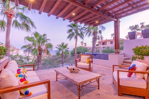 Contemporary Villa with 2 Pools, Walking Distance to Beach and Butler Included Villa in Cabo San Lucas