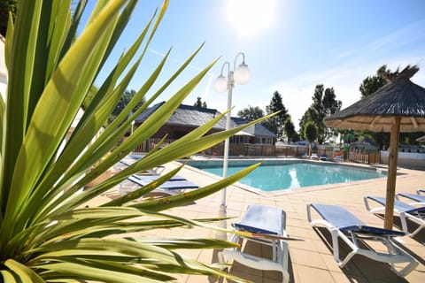 Swimming pool, Swimming pool