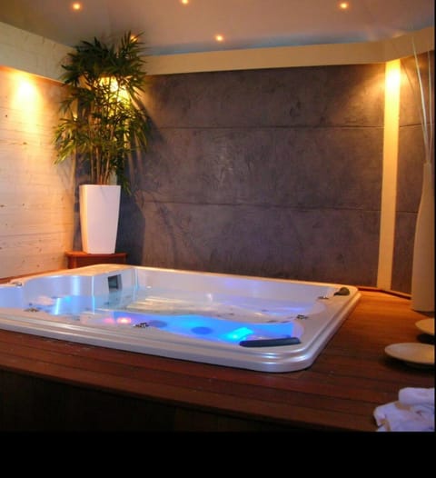 Hot Tub, Sauna, Sauna