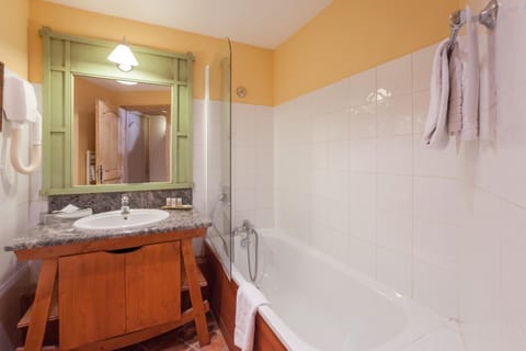 Shower, Bathroom, Bath, towels