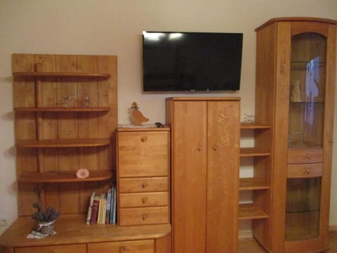 Communal lounge/ TV room, Communal lounge/ TV room