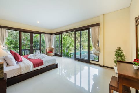 Photo of the whole room, Bedroom, Pool view