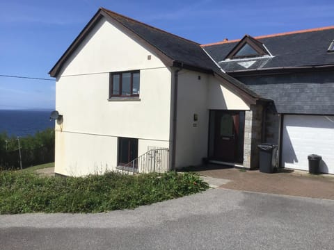 Captivating 8-Bed House in Porthleven House in Porthleven