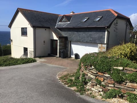 Captivating 8-Bed House in Porthleven House in Porthleven