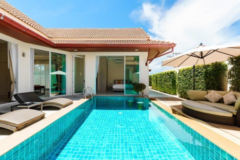 Luxury Pool Villa A14 3BR 6-8 Persons Chalet in Pattaya City