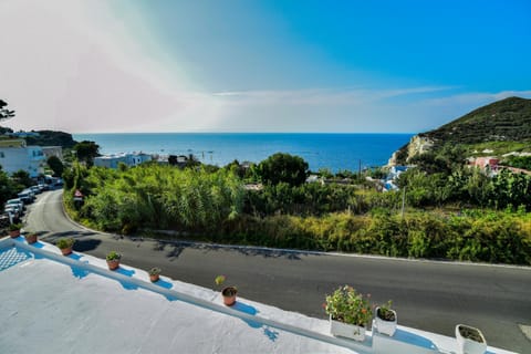 SoleMarePonza Casa Maria Bed and Breakfast in Le Forna