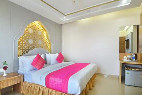 Hotel Gold Palace - 03 Mins Walk From New Delhi Railway Station Bed and Breakfast in Delhi