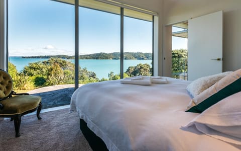 Tui Point House in Auckland Region