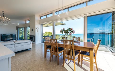 Tui Point House in Auckland Region