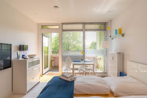 Bed, TV and multimedia, Photo of the whole room, Seating area, Dining area, hair dresser