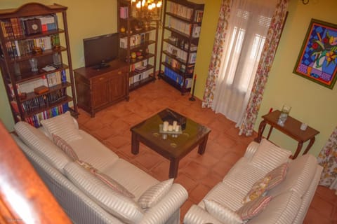 Library, Living room