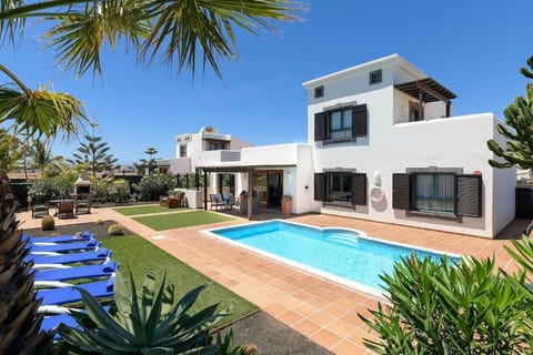 Property building, Pool view, Swimming pool