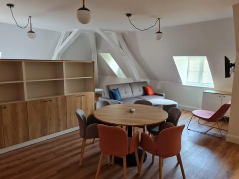 Living room, Dining area