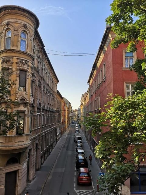 Property building, Day, Neighbourhood, Street view