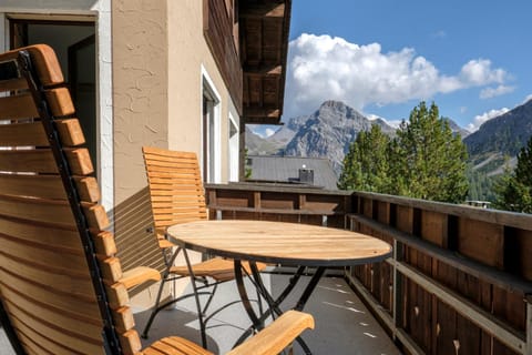 Balcony/Terrace, Mountain view