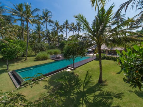 Bird's eye view, Swimming pool