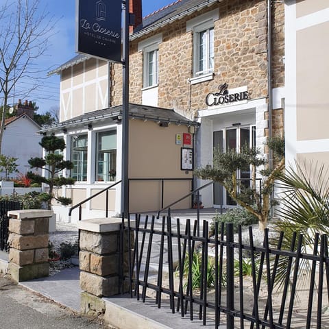 Property building, Logo/Certificate/Sign