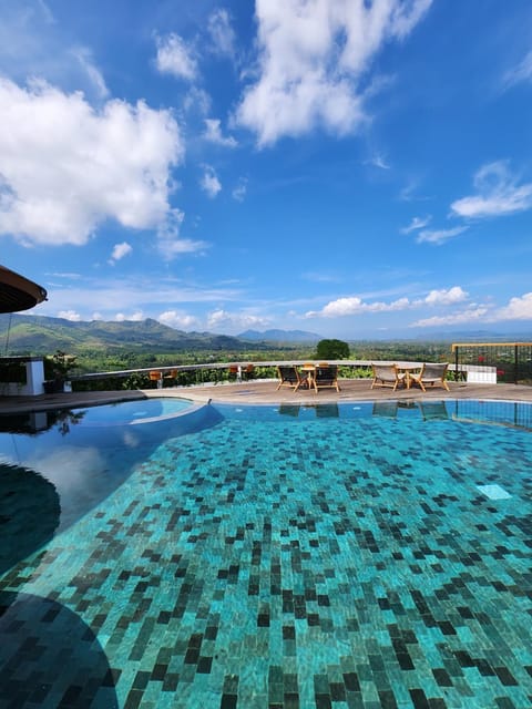 Restaurant/places to eat, Swimming pool, Breakfast