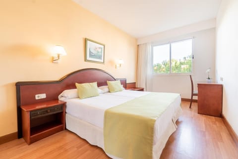 Tropicana Hotel Hotel in Llevant