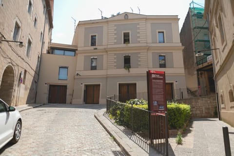 Property building, Facade/entrance, Neighbourhood