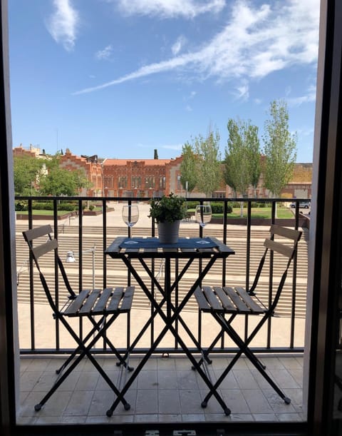 Balcony/Terrace, Street view