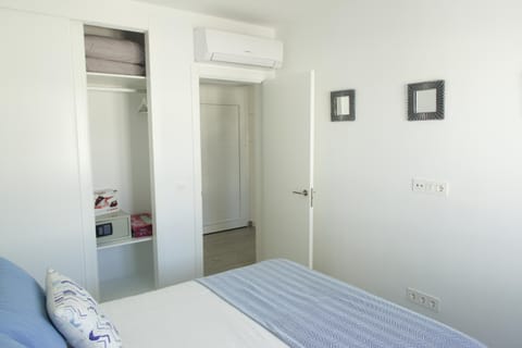 Apartment Cucharas Beach - Piscina - Beach 2 min. - AC - Wifi Condo in Costa Teguise