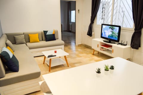 Communal lounge/ TV room, TV and multimedia, Living room, Seating area