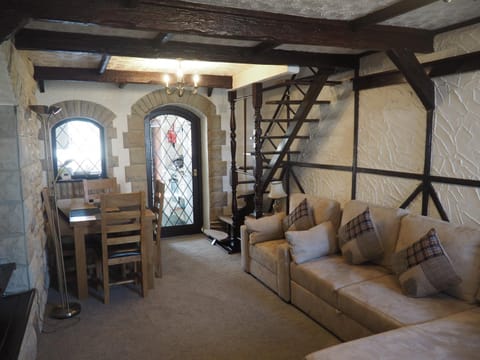 EX-MINERS COTTAGE, BLAENAVON, NEAR ABERGAVENNY House in Llanfoist Fawr