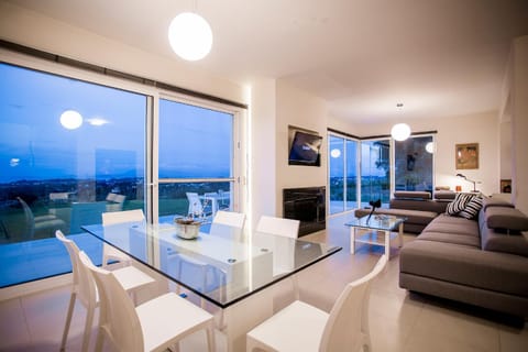 TV and multimedia, Living room, Seating area, Dining area, City view, Garden view, Lake view, Mountain view, Sea view