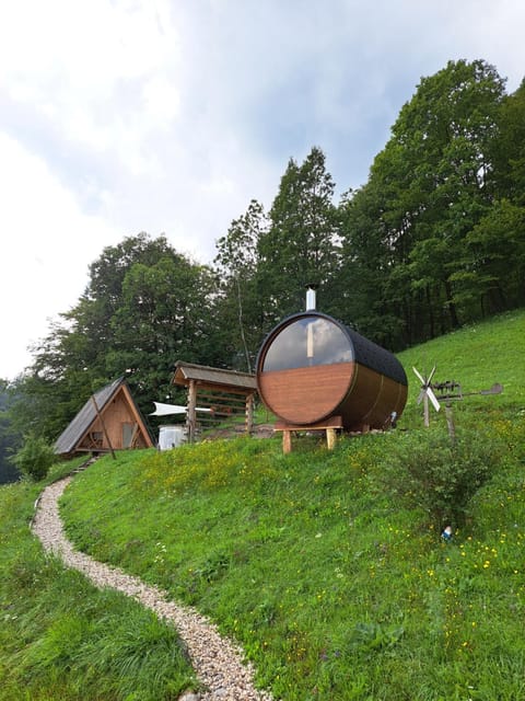 PUŽMAN Farm Glamping Estadia em quinta in 4240 Radovljica, Slovenia