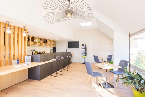 Lobby or reception, On site