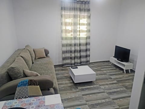 TV and multimedia, Seating area, Evening entertainment