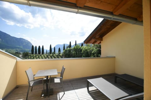 Day, Natural landscape, View (from property/room), Balcony/Terrace, Garden view, Landmark view, Mountain view