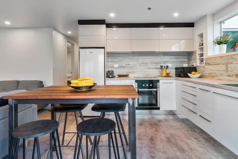 Kingsview CBD Tauranga Apartment in Tauranga