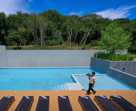 Day, Natural landscape, Pool view, Swimming pool, sunbed