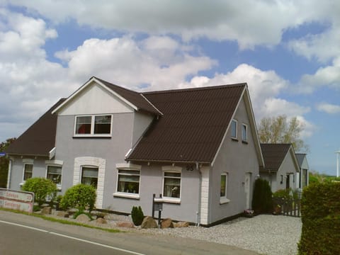 Svalegaarden Guesthouse Pensão in Bogense