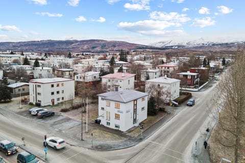 Property building, Day, Bird's eye view, Location, Parking