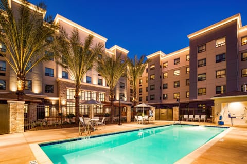 Property building, Swimming pool, Swimming pool