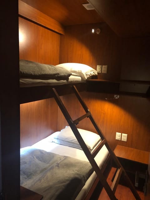 Onkel Inn Airport Sleepbox Capsule hotel in La Paz