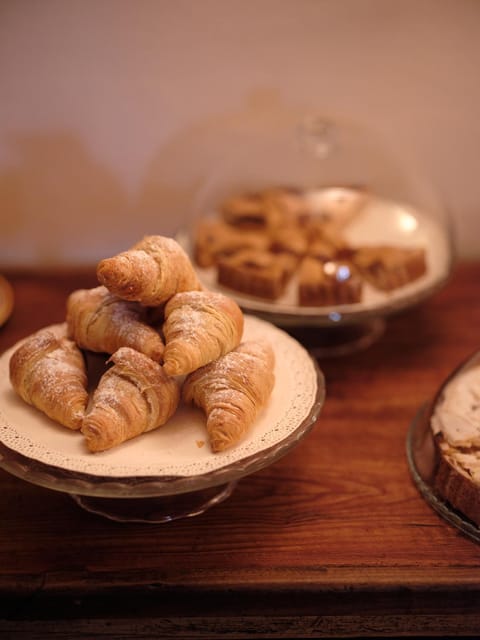 Food and drinks, Food, Breakfast, Continental breakfast