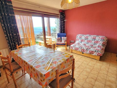 Appartement cosy 5 pers, terrasse sud, parking, proche station, animaux acceptés - FR-1-393-127 Apartment in Provence-Alpes-Côte d'Azur