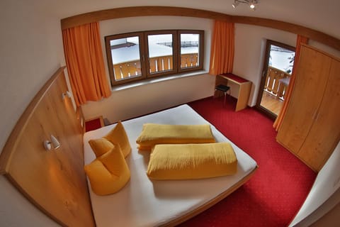 Bed, Photo of the whole room, Decorative detail, Bedroom