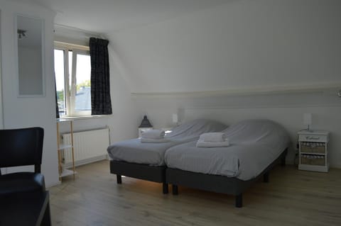 t Laege Uus Bed and Breakfast in Burgh-Haamstede